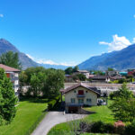 Vue à l'est sur vallée